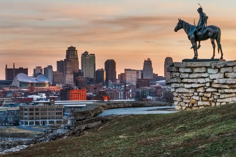 Statue overlooking the Missouri skyline