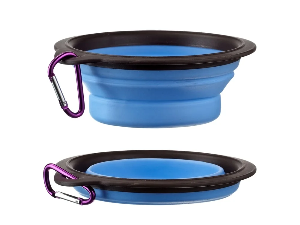 A blue foldable water bowl.